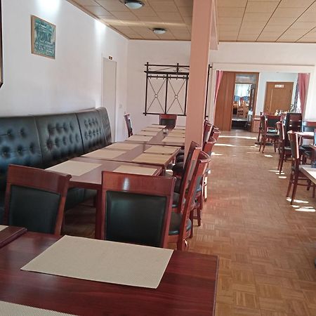 Hotel & Restaurant Zum Adlersberg Schleusingen Kültér fotó